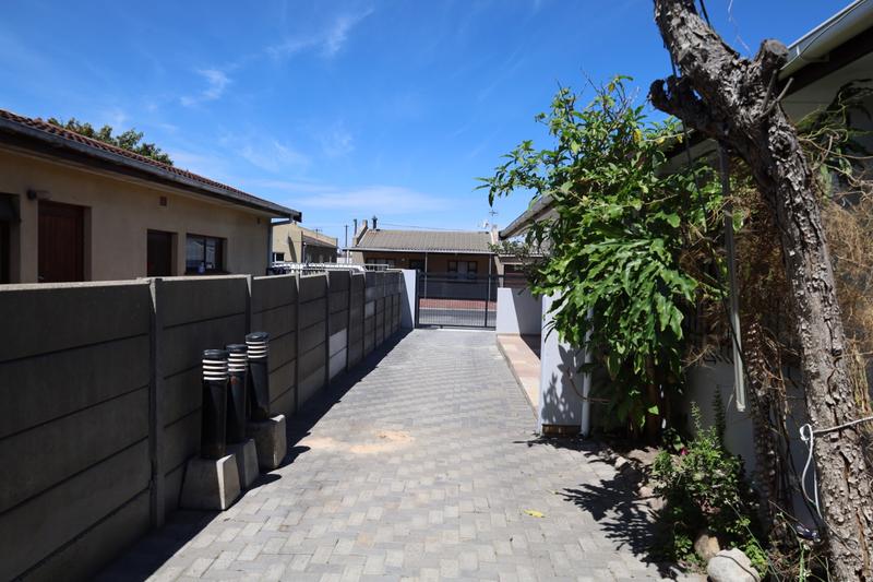 3 Bedroom Property for Sale in Eersterivier Industria Western Cape